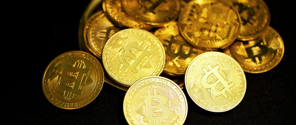 Is it a good idea to invest in bitcoins