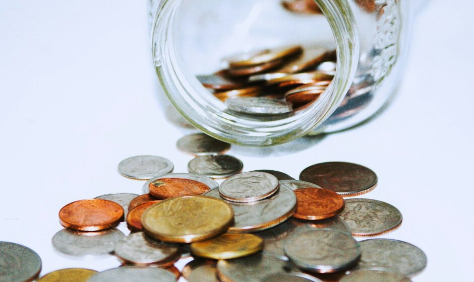 Who invests in a fund