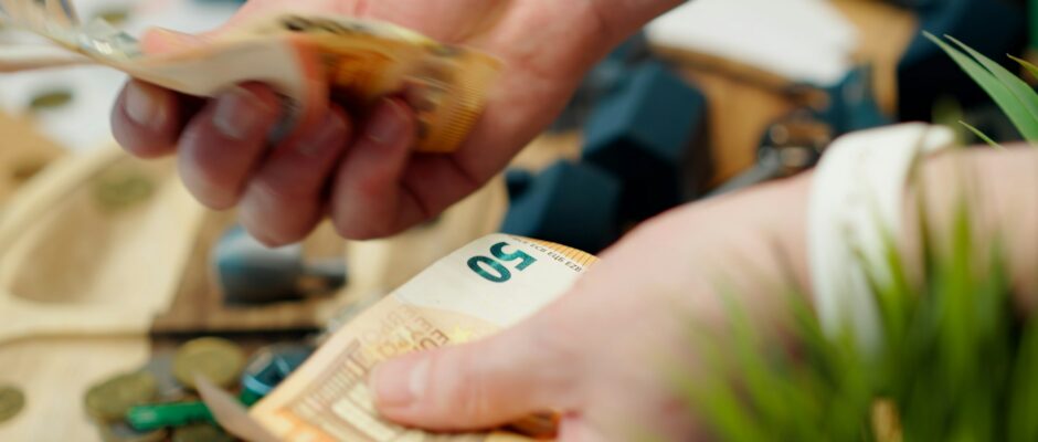 Is it possible to get your money back after being scammed online