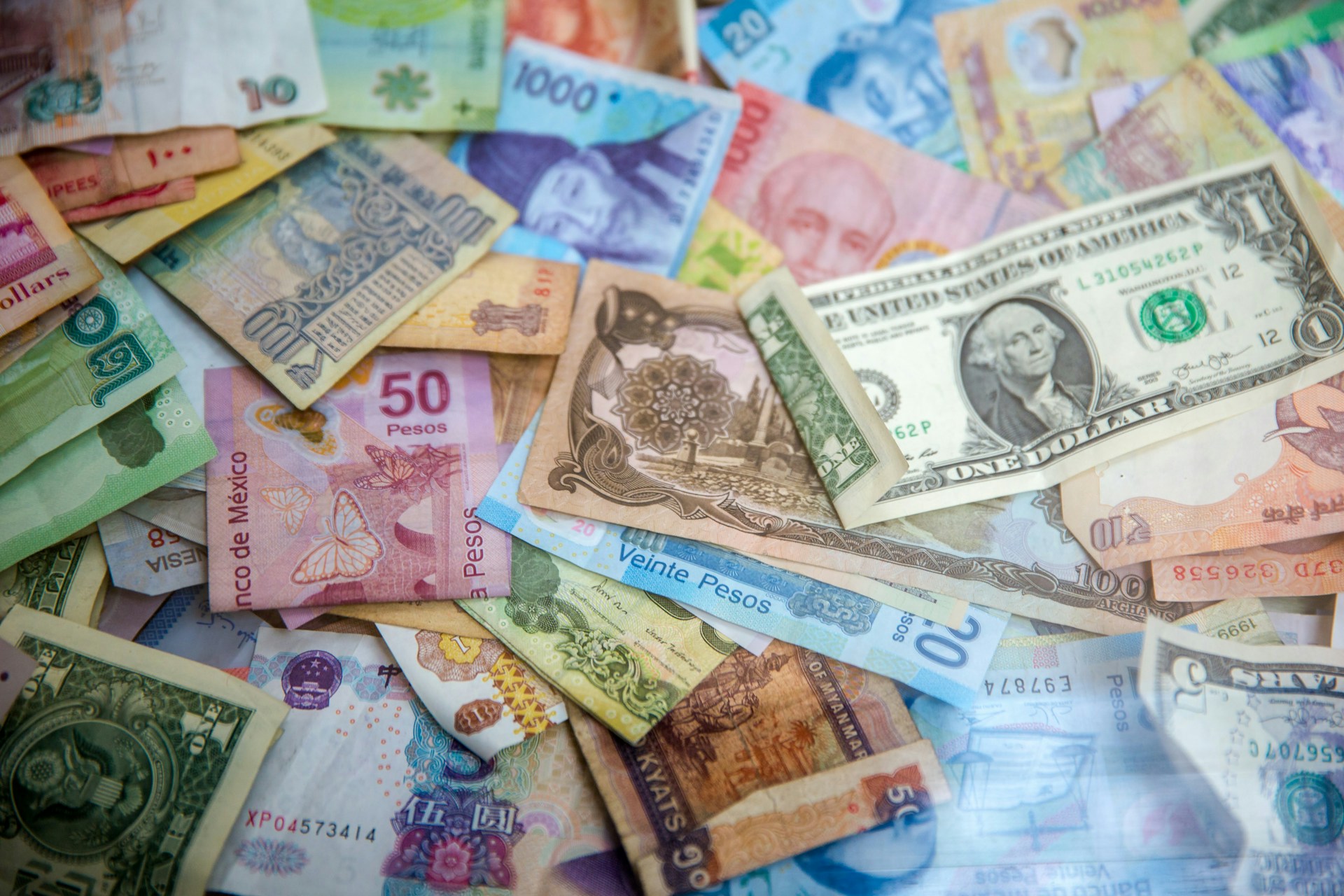 Is buying currency a good investment?