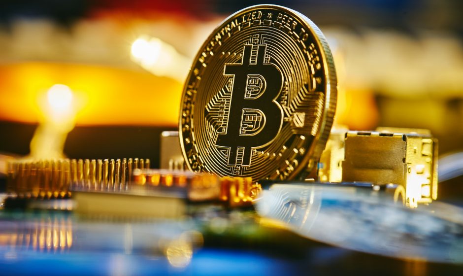 How does Bitcoin technology work