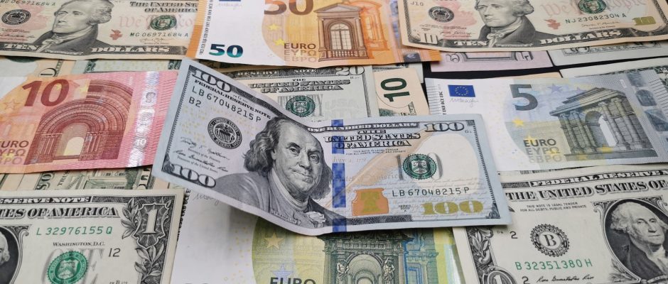 Who is offering the best exchange rate for dollars