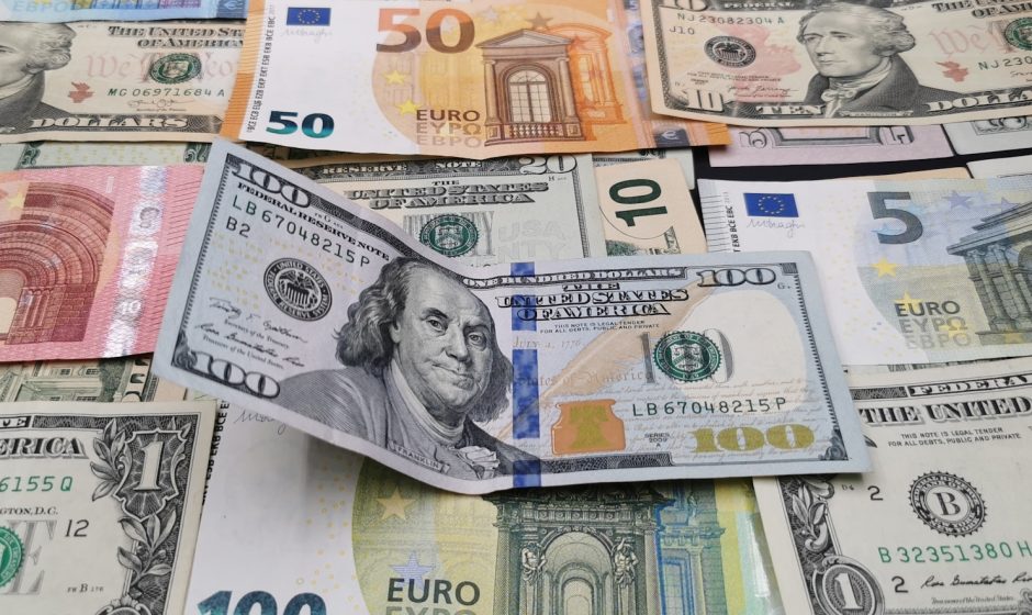 Who is offering the best exchange rate for dollars