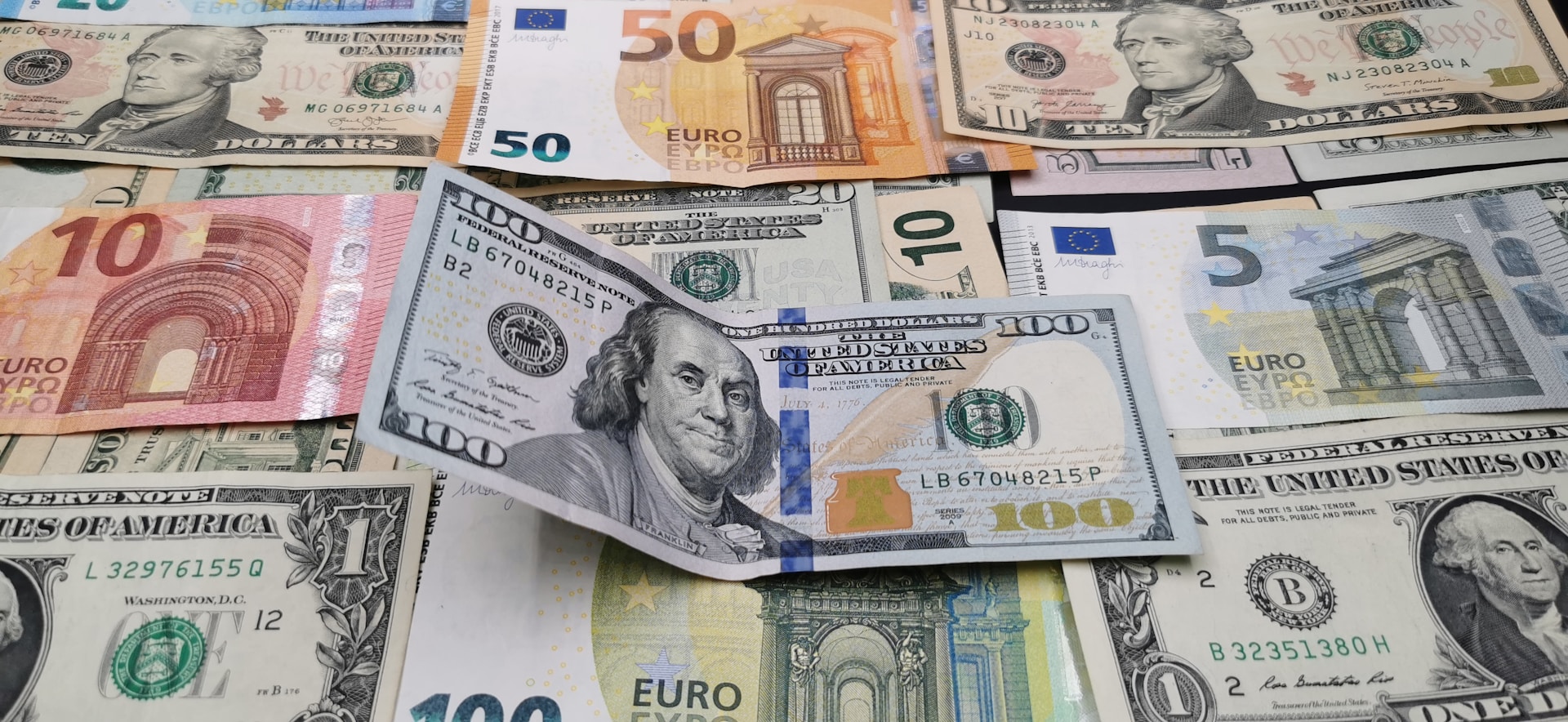 Who is offering the best exchange rate for dollars?